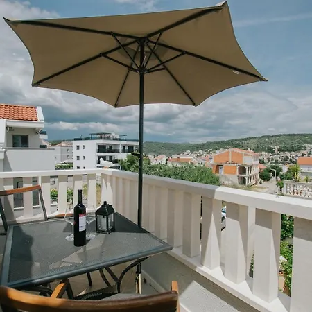 Blue Sea House Apartment